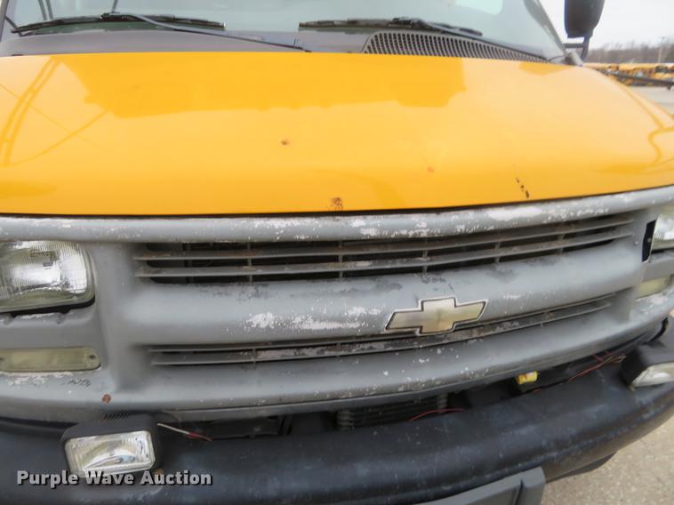 image for item DI9928 2002 Chevrolet Express G3500 school bus