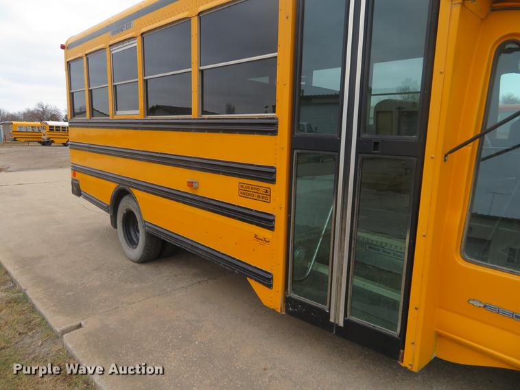 image for item DI9928 2002 Chevrolet Express G3500 school bus
