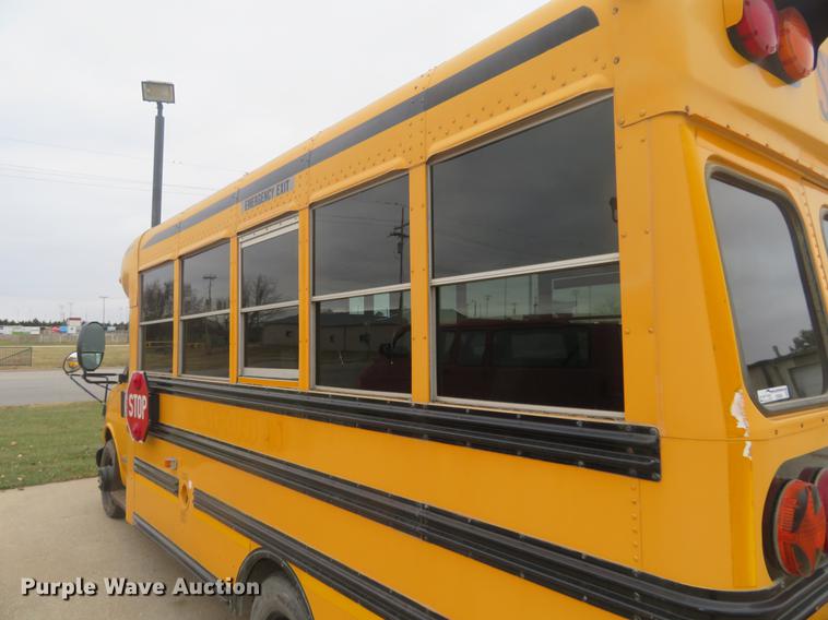 image for item DI9928 2002 Chevrolet Express G3500 school bus