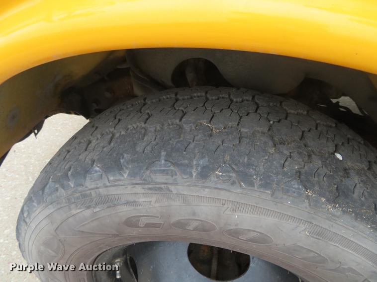 image for item DI9928 2002 Chevrolet Express G3500 school bus