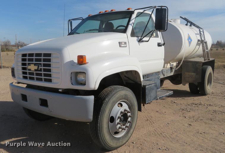 image for item DI9936 2002 Chevrolet C6500 tank truck
