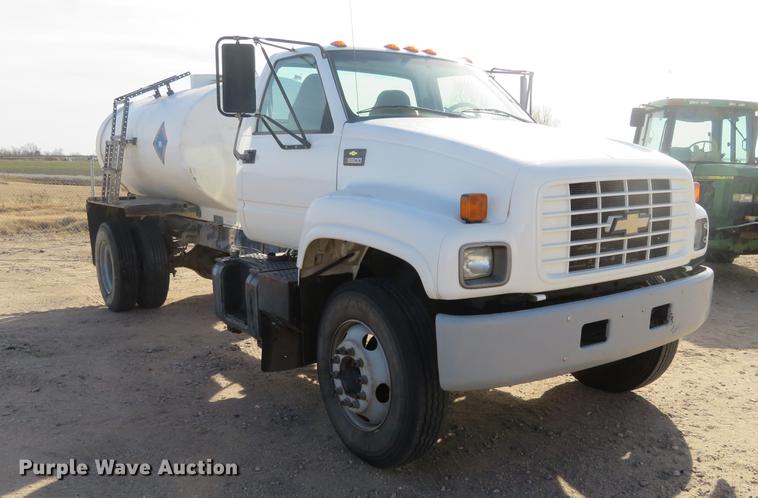 image for item DI9936 2002 Chevrolet C6500 tank truck