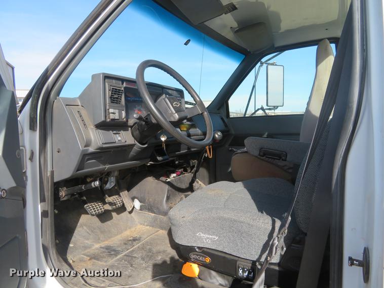 image for item DI9936 2002 Chevrolet C6500 tank truck