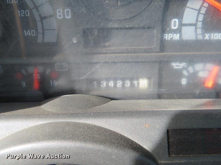 image for item DI9936 2002 Chevrolet C6500 tank truck