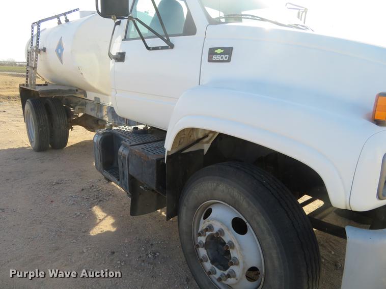 image for item DI9936 2002 Chevrolet C6500 tank truck