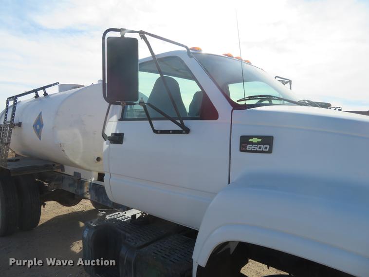 image for item DI9936 2002 Chevrolet C6500 tank truck