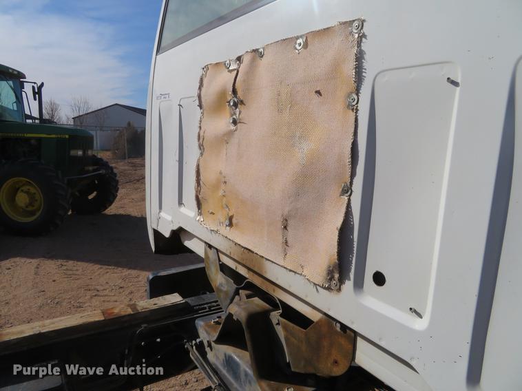 image for item DI9936 2002 Chevrolet C6500 tank truck