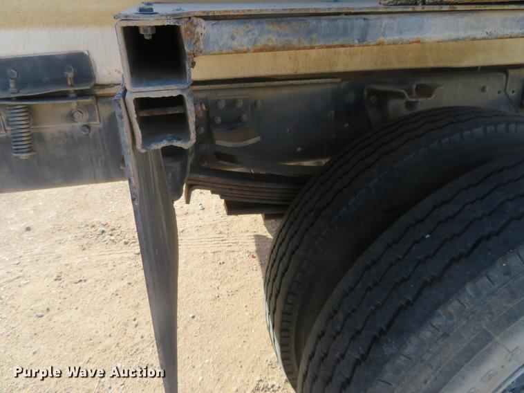 image for item DI9936 2002 Chevrolet C6500 tank truck