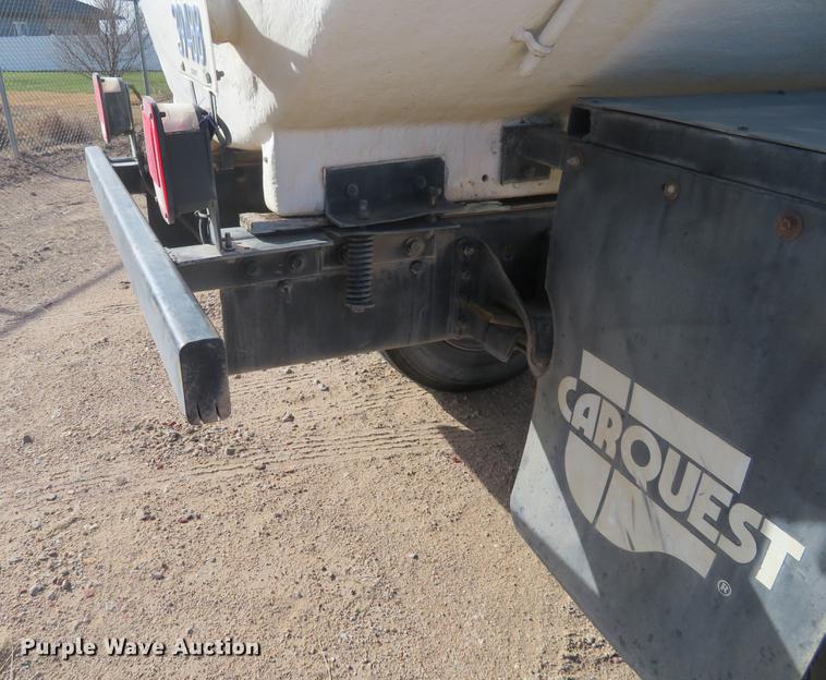 image for item DI9936 2002 Chevrolet C6500 tank truck