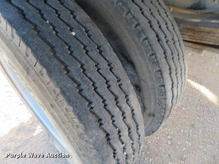 image for item DI9936 2002 Chevrolet C6500 tank truck