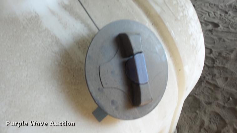 image for item DK9200 225 gallon poly tank