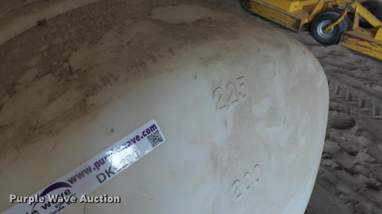 image for item DK9200 225 gallon poly tank