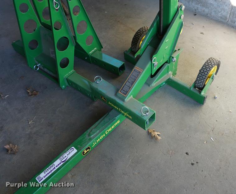 John Deere lawn mower jack in New Century, KS Item DN9452 sold