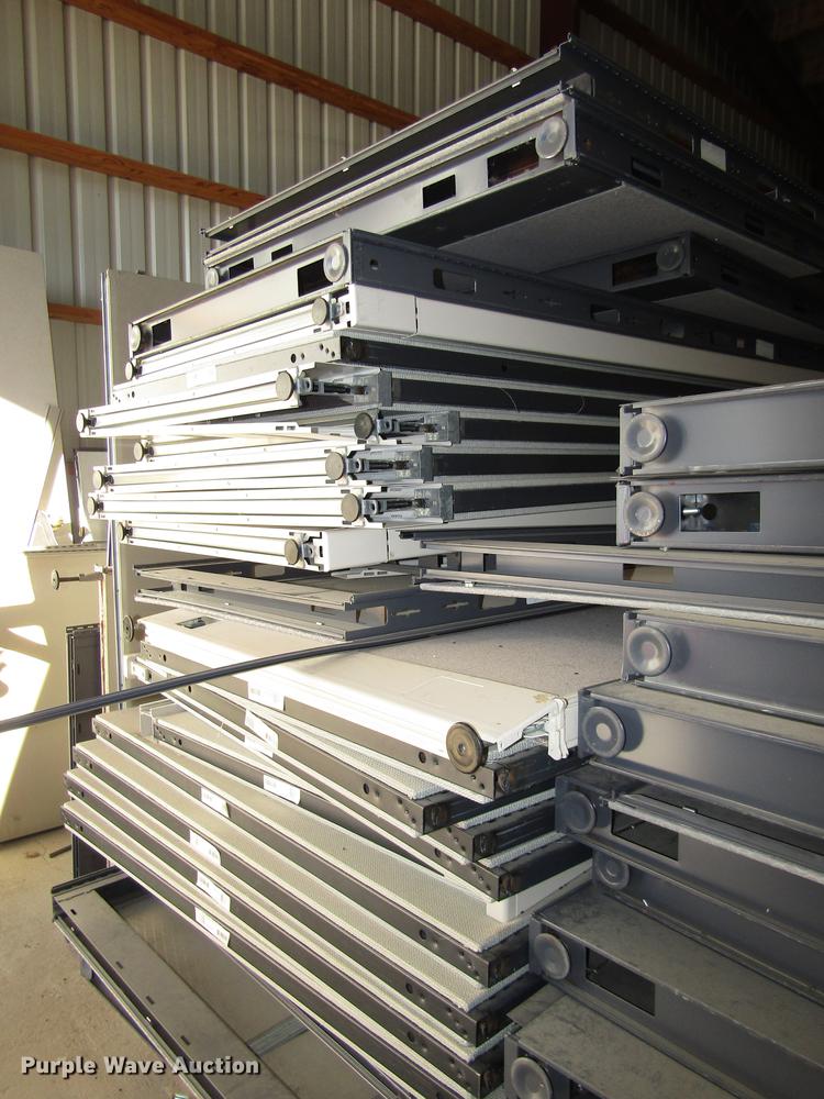 image for item DO9063 Cubicle dividers