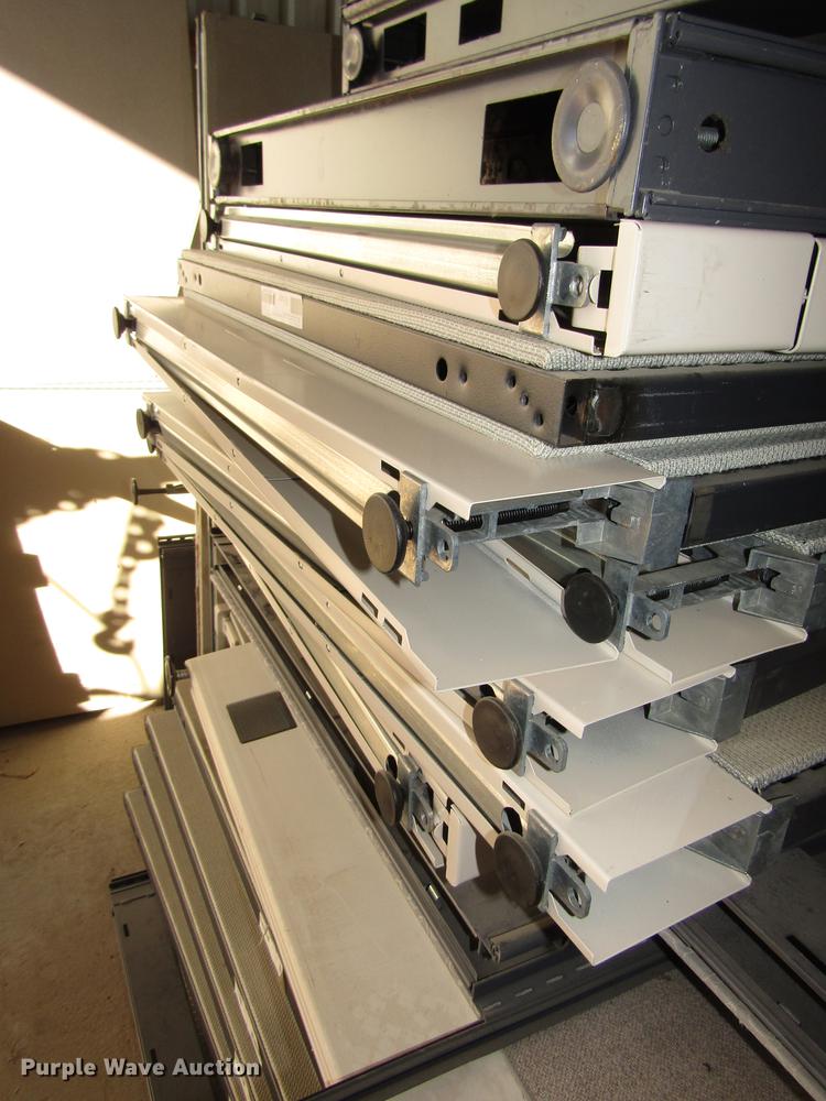 image for item DO9063 Cubicle dividers