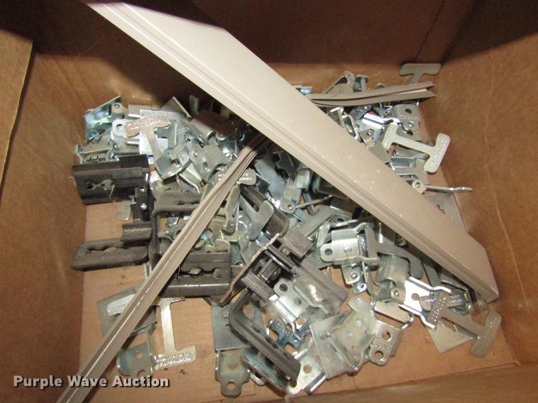 image for item DO9063 Cubicle dividers