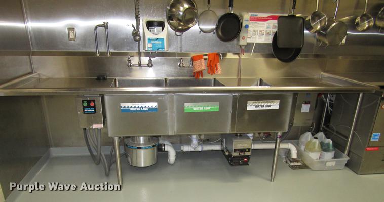 image for item DO9066 Stainless steel triple sink and table