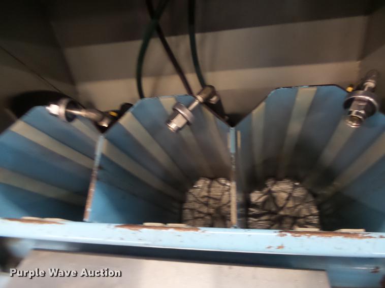 image for item DT9913 1997 Mako compressor