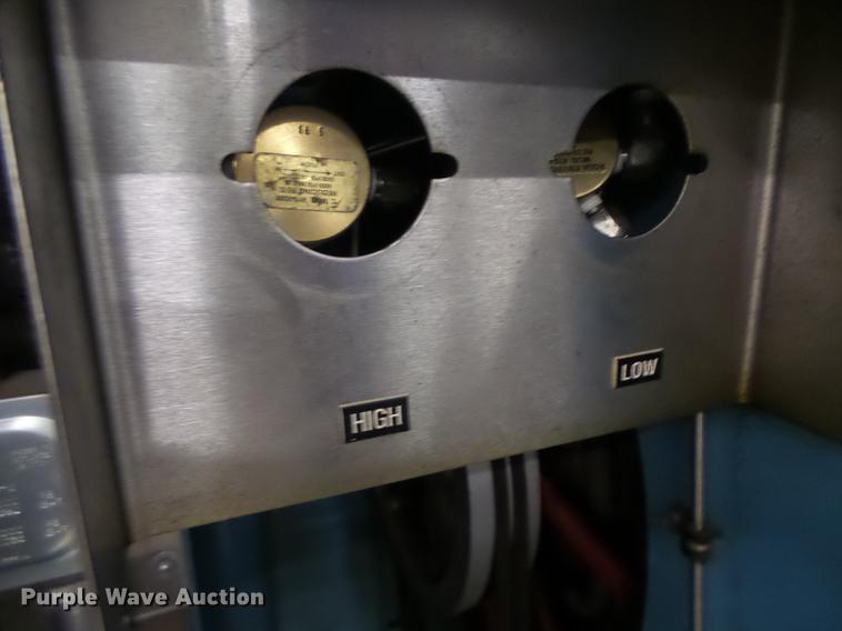 image for item DT9913 1997 Mako compressor