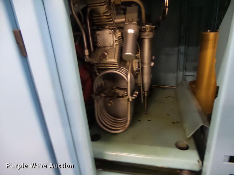 image for item DT9913 1997 Mako compressor