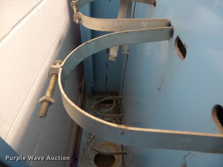 image for item DT9913 1997 Mako compressor