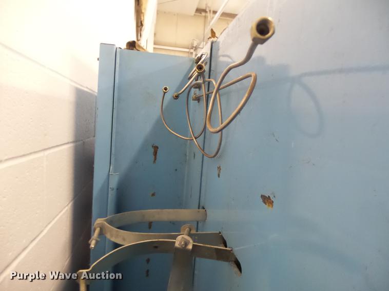 image for item DT9913 1997 Mako compressor