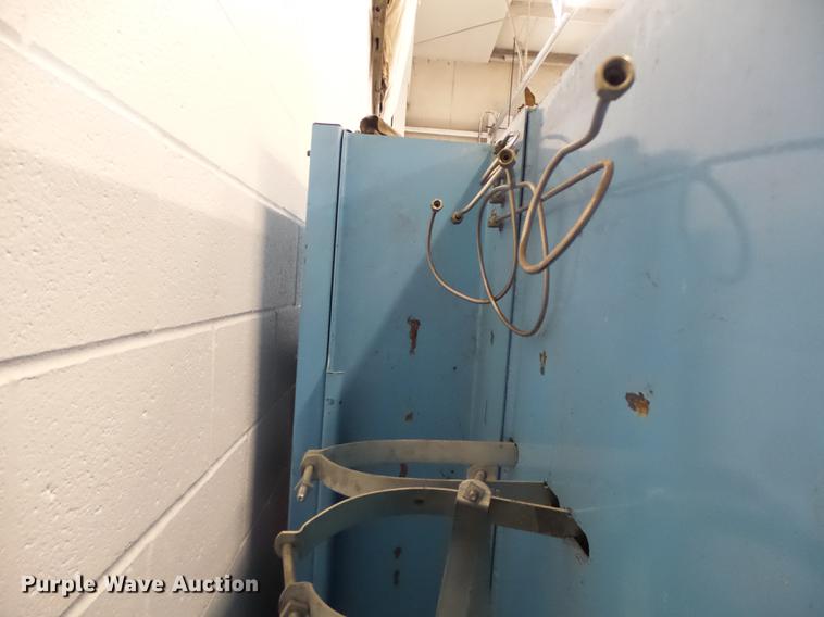 image for item DT9913 1997 Mako compressor