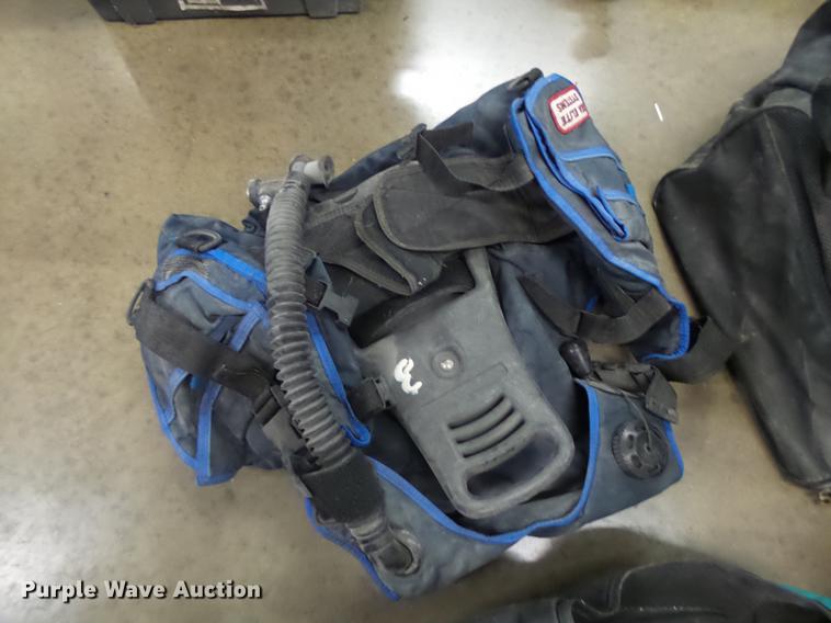 image for item DT9916 Scuba diving equipment