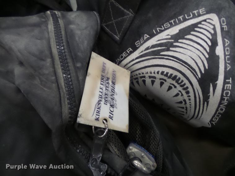 image for item DT9916 Scuba diving equipment