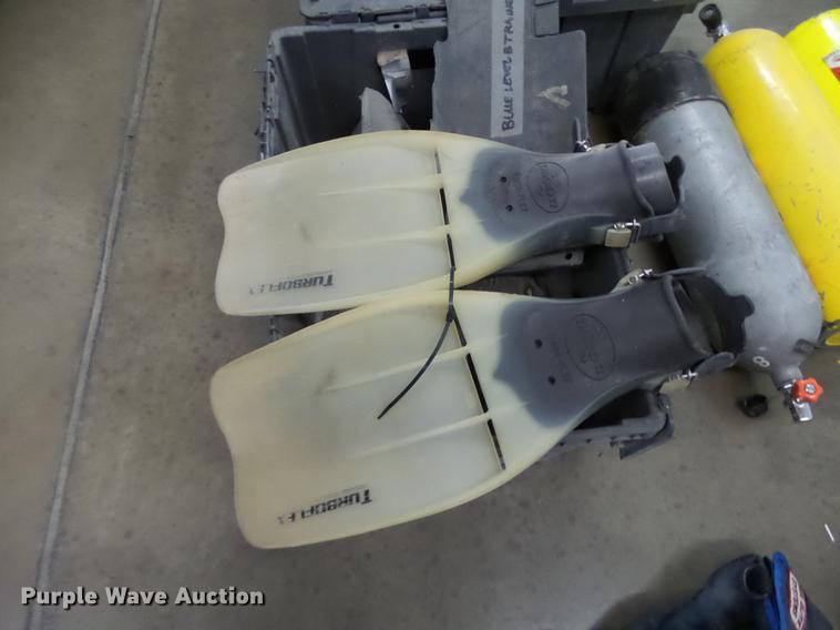 image for item DT9916 Scuba diving equipment