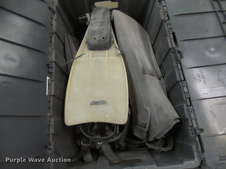 image for item DT9916 Scuba diving equipment