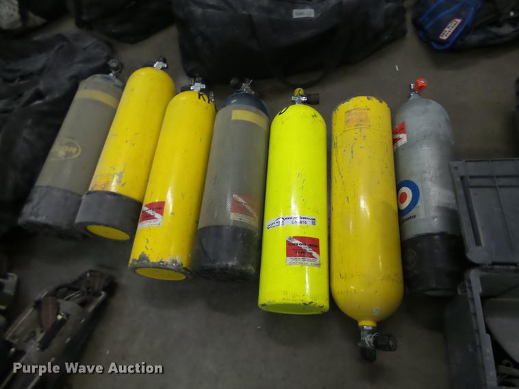 image for item DT9916 Scuba diving equipment