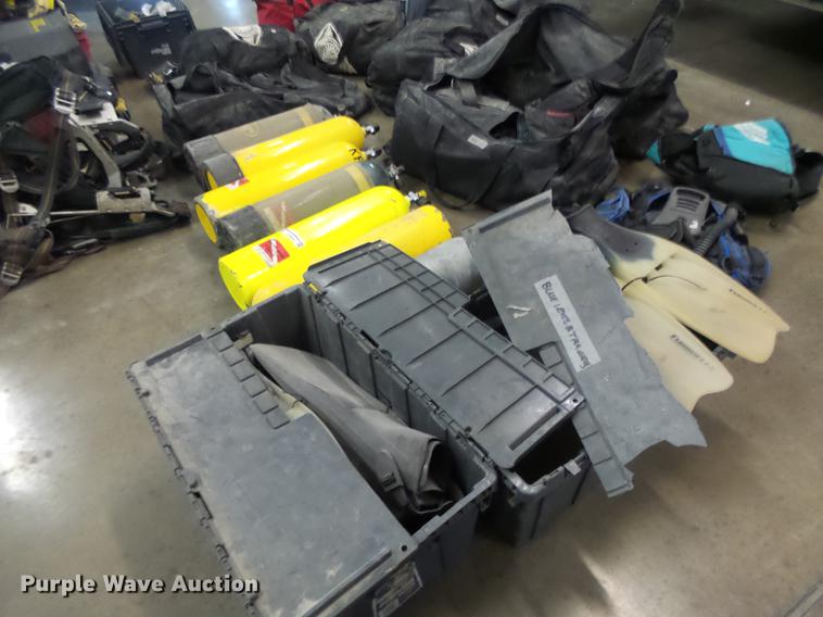 image for item DT9916 Scuba diving equipment