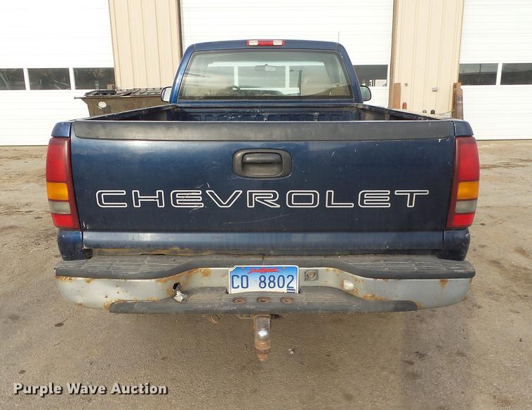 image for item DX9033 2000 Chevrolet Silverado 1500 pickup truck