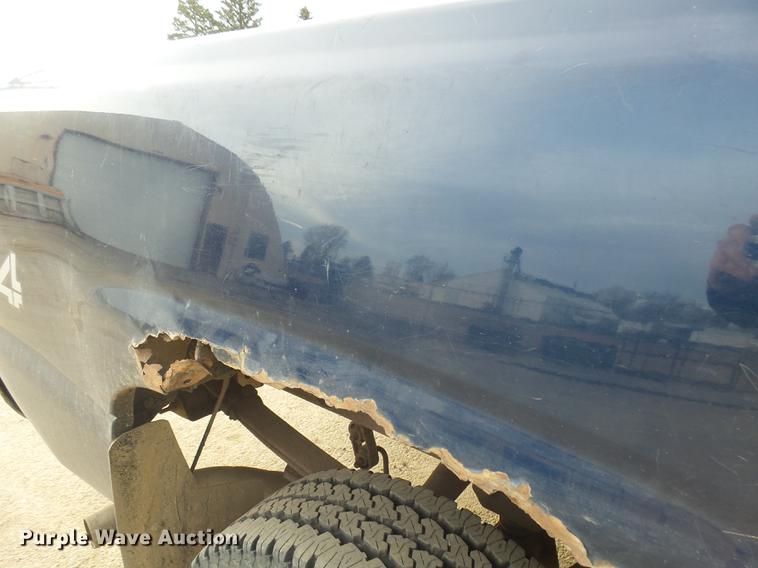 image for item DX9033 2000 Chevrolet Silverado 1500 pickup truck