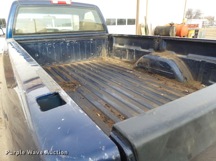 image for item DX9033 2000 Chevrolet Silverado 1500 pickup truck