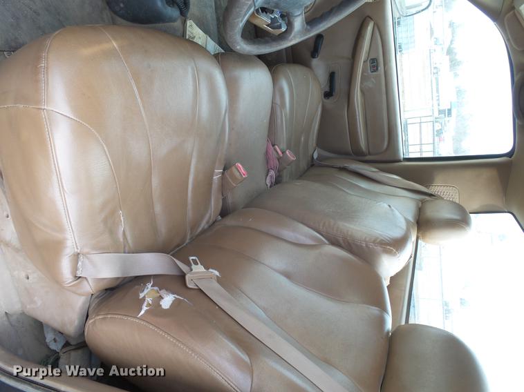 image for item DX9033 2000 Chevrolet Silverado 1500 pickup truck