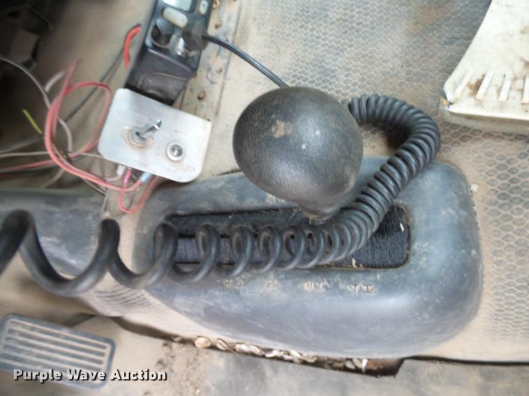 image for item DX9033 2000 Chevrolet Silverado 1500 pickup truck