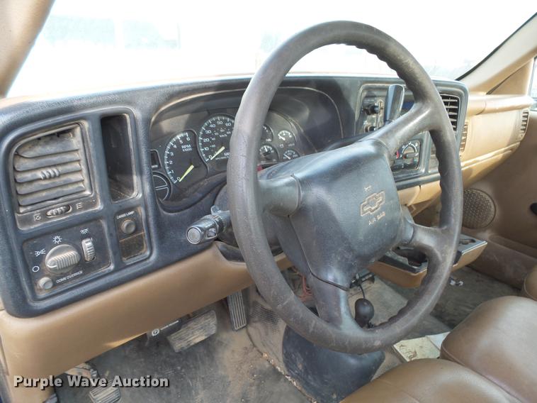 image for item DX9033 2000 Chevrolet Silverado 1500 pickup truck