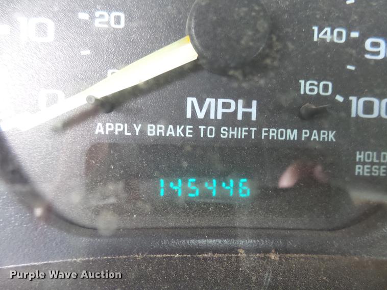 image for item DX9033 2000 Chevrolet Silverado 1500 pickup truck