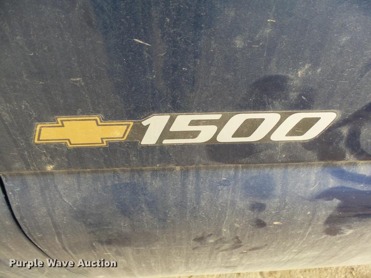 image for item DX9033 2000 Chevrolet Silverado 1500 pickup truck