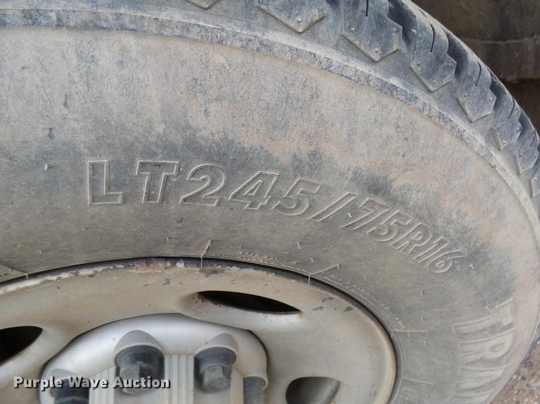 image for item DX9033 2000 Chevrolet Silverado 1500 pickup truck