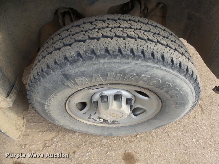 image for item DX9033 2000 Chevrolet Silverado 1500 pickup truck