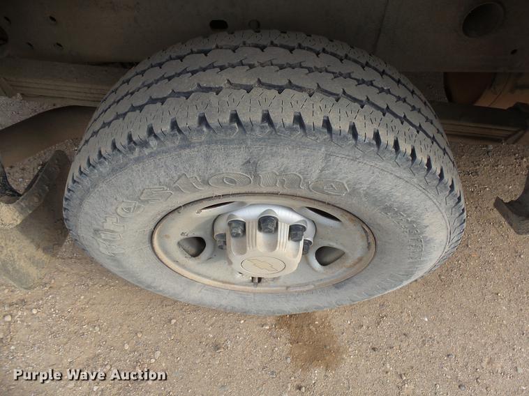 image for item DX9033 2000 Chevrolet Silverado 1500 pickup truck