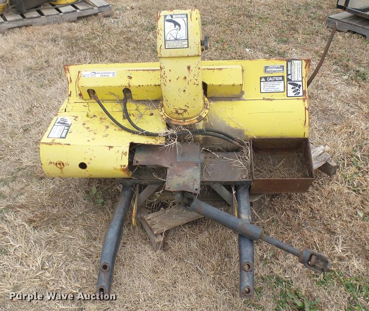 image for item DX9849 John Deere snow blower