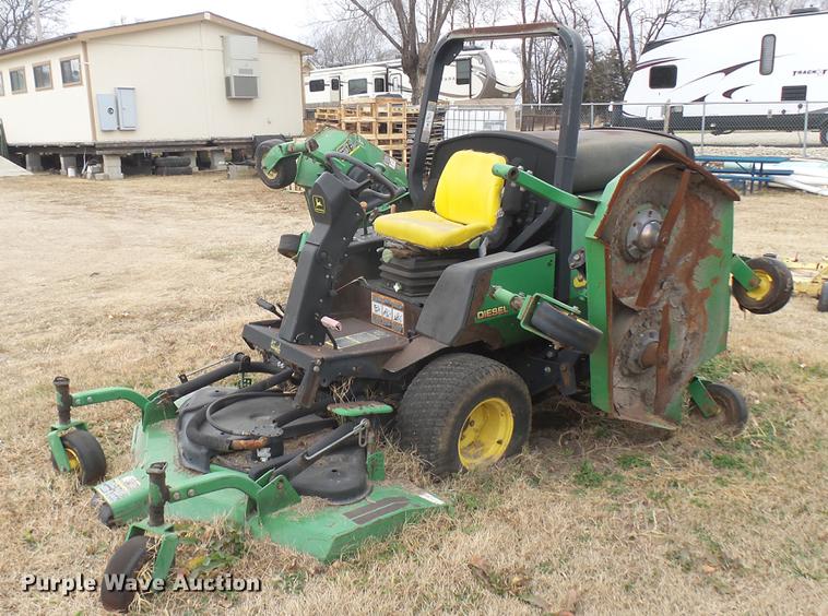 image for item DX9851 John Deere 1600 lawn mower