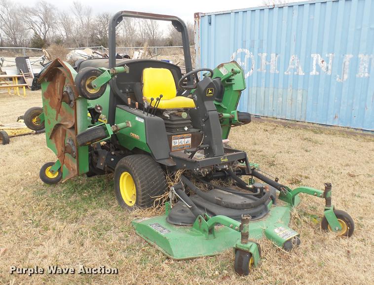 image for item DX9851 John Deere 1600 lawn mower