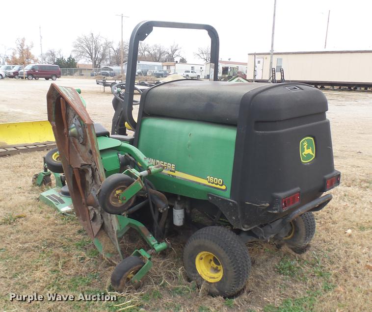 image for item DX9851 John Deere 1600 lawn mower