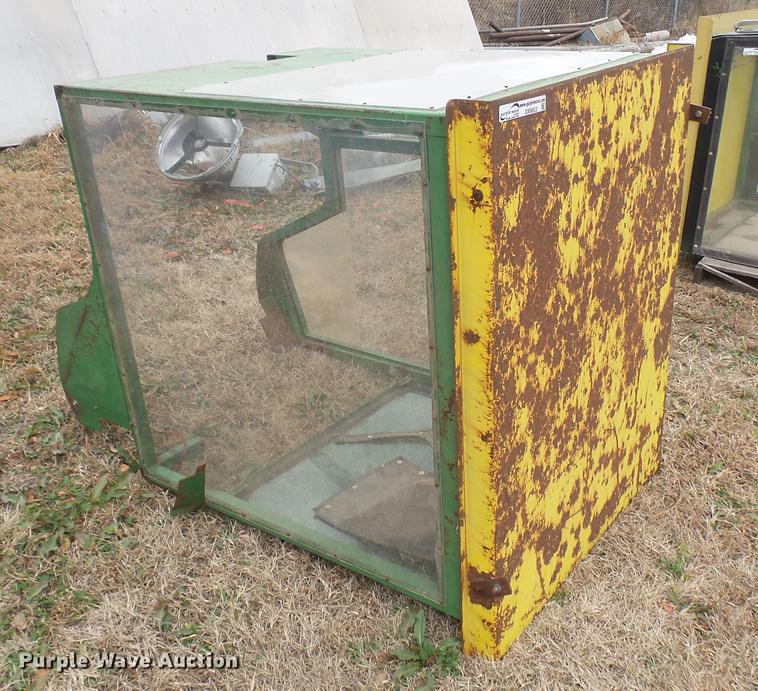 image for item DX9853 Lawn mower cab