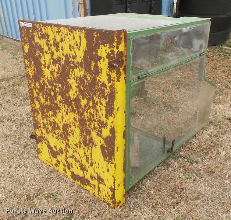 image for item DX9853 Lawn mower cab